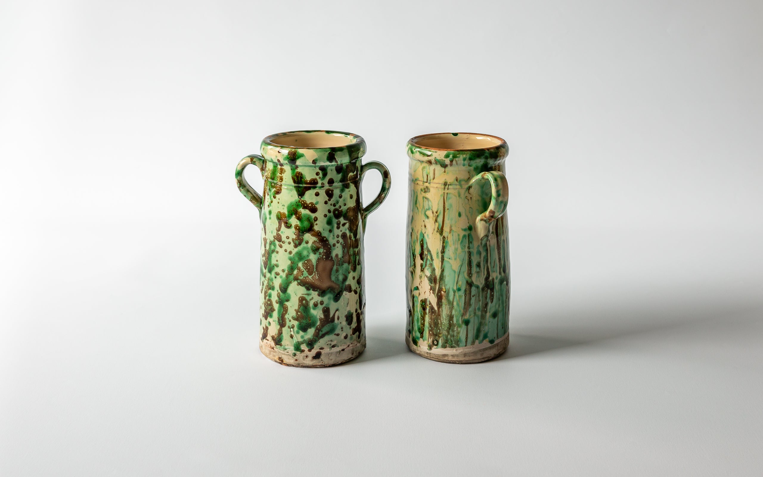 Zwei Vasen in Terrakotta Verlaufsgarnitur von Süditalien
