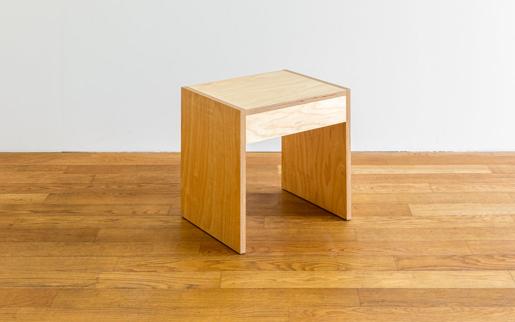 Hocker|niedriger Tisch B.S.1.0