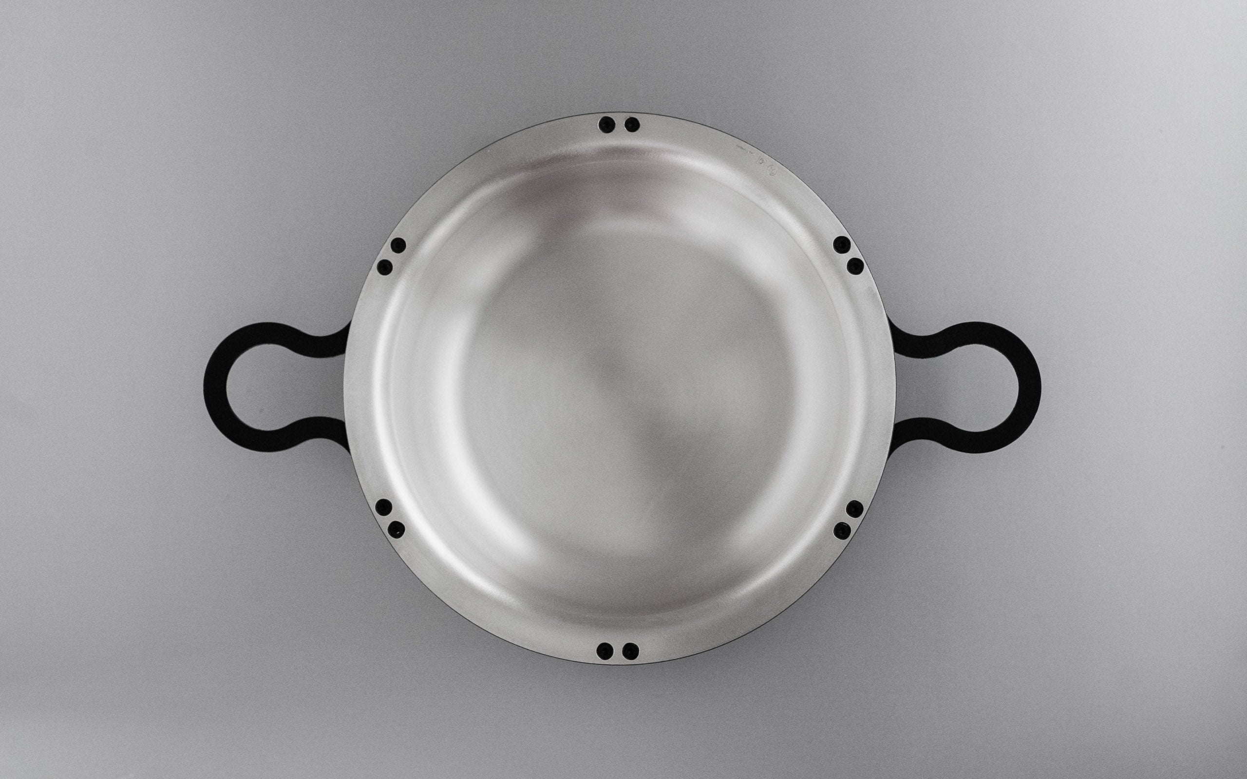 Aussergewöhnliche kleine Pfanne aus 999 Silber und Eisen
