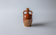 Kleines Oelgefäss mit zwei Henkeln, Süditalienische Keramik