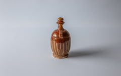Kleines Oelgefäss mit Glasur und Strahlendekor,Süditalienische Keramik